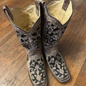 Corral boots